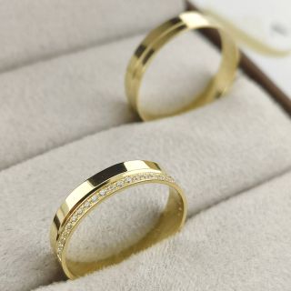 Aliança de Casamento Fina Líbia Ouro 18K 4mm retas c/ Zircônias