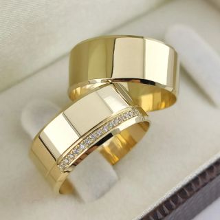 Aliança de Casamento Larga Bagé Ouro 18K 8mm retas c/ Zircônias