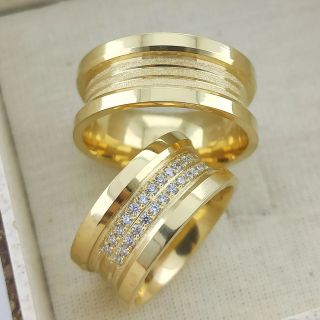 Aliança de Casamento Larga Finlândia Ouro 18K 9mm retas c/ Zircônias