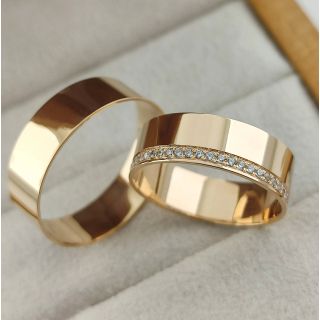 Aliança de Casamento Moçambique 6mm Ouro Rosé 18K retas c/ Zircônias