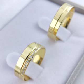 Aliança de Casamento Tradicional Chade Ouro 18K 5mm retas c/ Zircônias