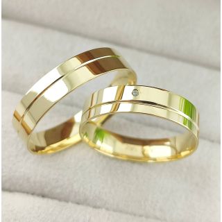 Aliança de Casamento Tradicional Maurícia Ouro 18K 5mm retas Semi Anatômica c/ Zircônias