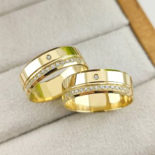 Aliança de Casamento Tradicional Moldávia Ouro 18K 6mm retas c/ Zircônias