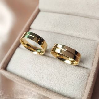 Aliança de Casamento Tradicional Niger Ouro 18K 5mm retas c/ Zircônias