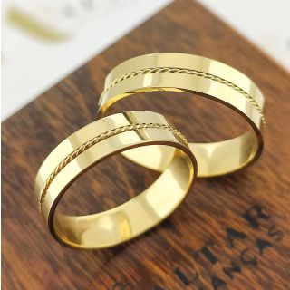 Aliança de Casamento Tradicional Panamá Ouro 18K 5mm retas Semi Anatômica