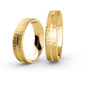 Aliança de Casamento Tradicional Roma Ouro 18K 5mm Abaulada c/ Zircônias