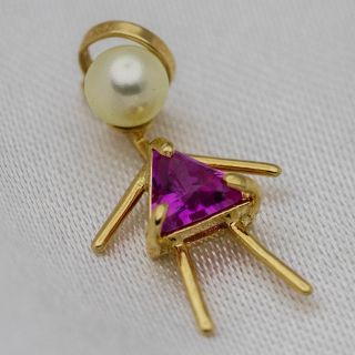 Pingente Aeolus Ouro 18K Menina com Pérola e Zircônia Triangular Rosa