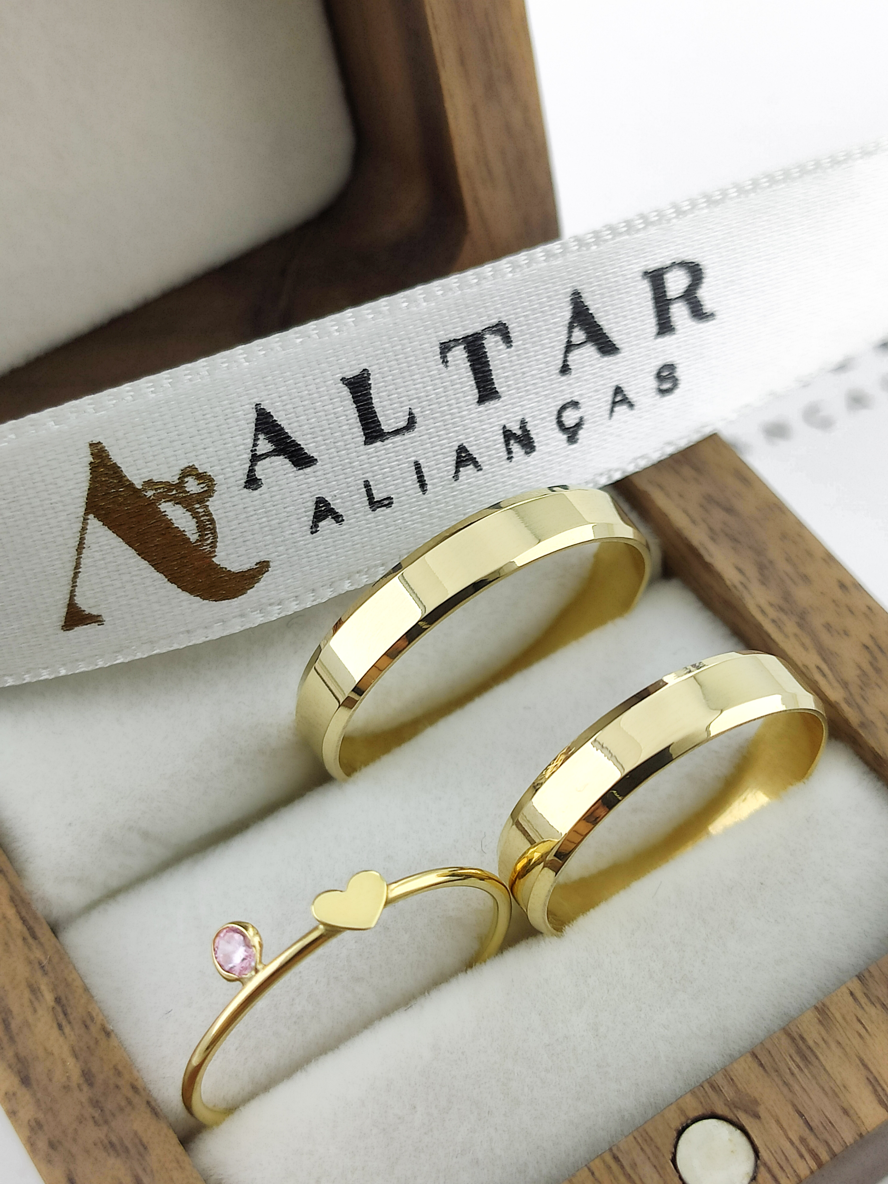 Aliança de Casamento Ouro 18K Thalia 4mm | Aliança Fina Reta